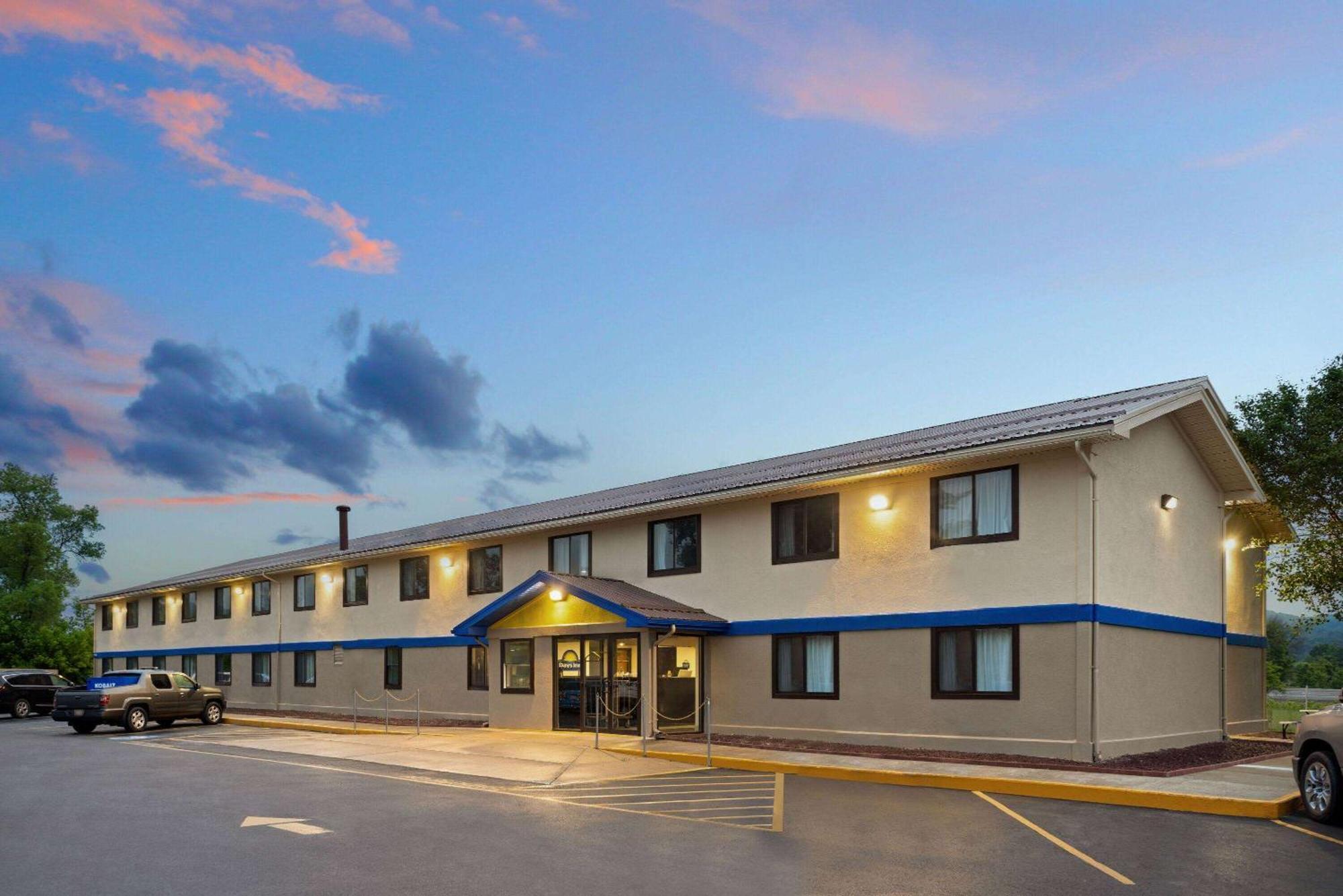 Days Inn By Wyndham Hornell Ny Bagian luar foto